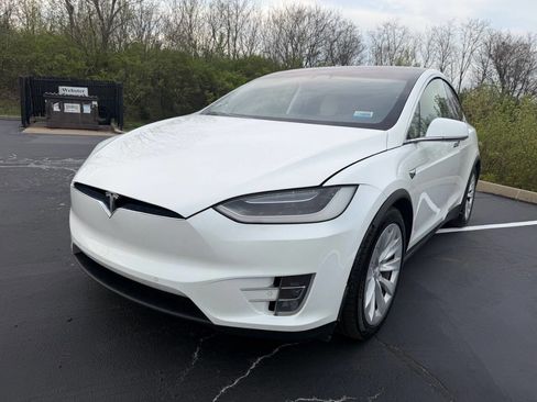 Used 2017 Tesla Model X 100D image 1