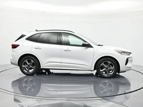 Used 2023 Ford Escape ST-Line image 5
