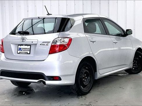 Used 2011 Toyota Matrix w/ Matrix Sport Pkg FWD image 12