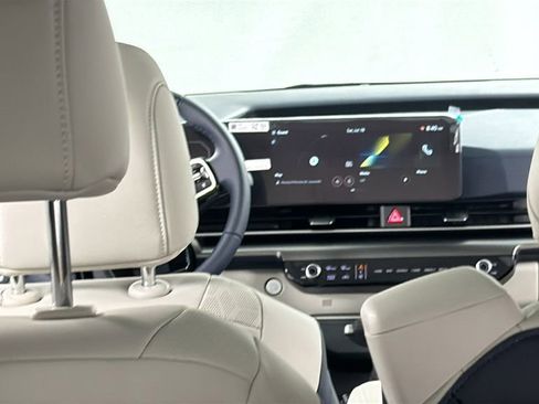 New 2026 Kia Carnival SX w/ SX Dark Edition Package FWD image 18