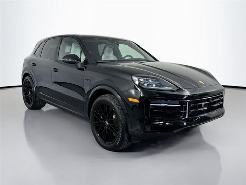 Certified 2025 Porsche Cayenne E-Hybrid AWD/4WD image 9