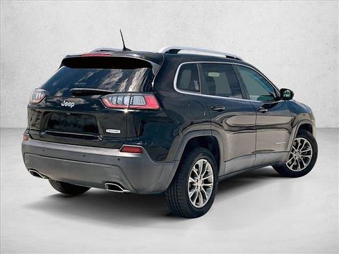 Used 2019 Jeep Cherokee Latitude Plus FWD image 2