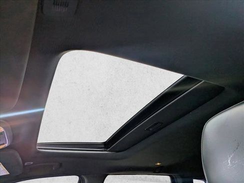 Used 2017 Jeep Grand Cherokee Limited image 14