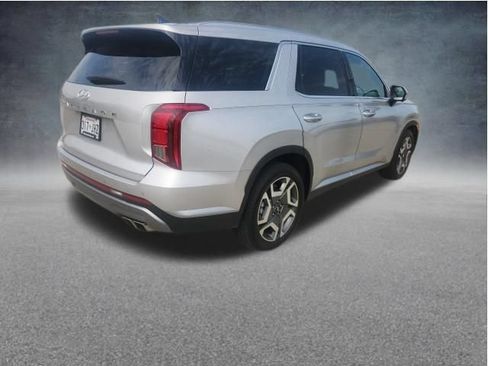 Used 2025 Hyundai Palisade SEL FWD image 12