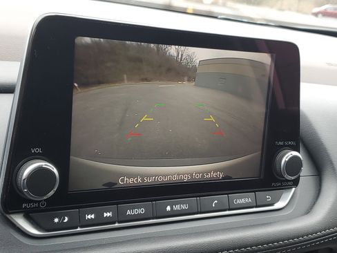 Used 2023 Nissan Rogue SV image 20