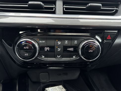 Certified 2024 Chevrolet Trax ACTIV w/ Sunroof Package image 35