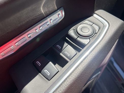 Used 2024 GMC Sierra 1500 Denali AWD/4WD image 18