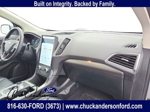 Used 2024 Ford Edge Titanium image 22