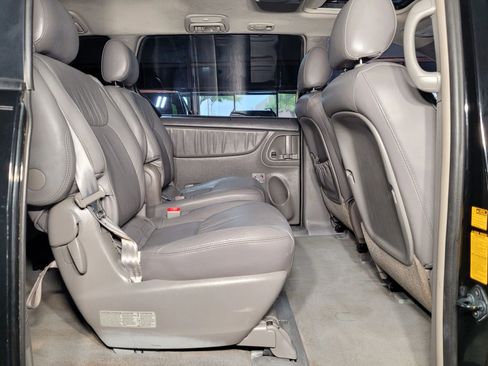 Used 2008 Toyota Sienna XLE image 37