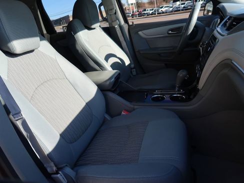 Used 2015 Chevrolet Traverse LT image 9