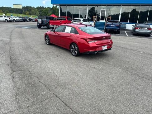 Used 2023 Hyundai Elantra Limited FWD image 30
