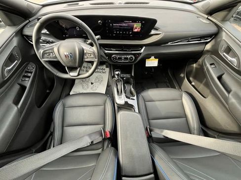 Used 2025 Buick Envista Sport Touring image 22
