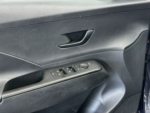 Used 2025 Hyundai Kona SEL FWD image 15