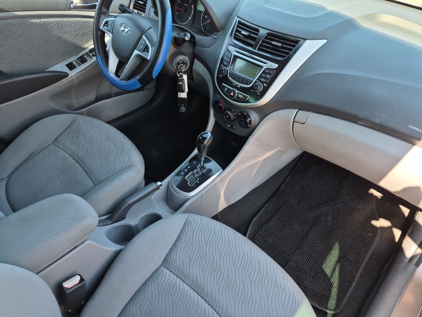 Used 2012 Hyundai Accent GLS FWD image 15