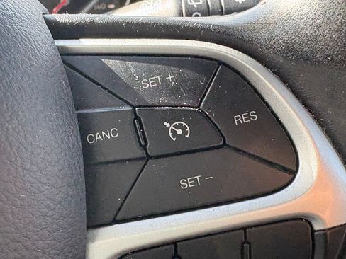 Used 2019 Jeep Compass Trailhawk AWD/4WD image 16