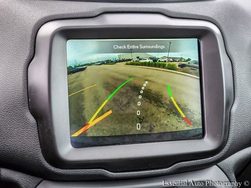 Used 2023 Jeep Renegade Latitude w/ Sun/Sound Group AWD/4WD image 18
