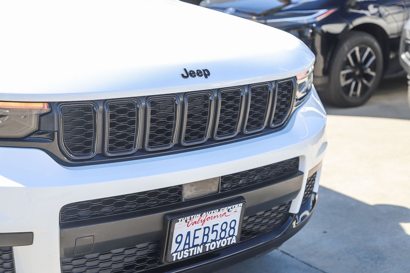 Used 2022 Jeep Grand Cherokee L Laredo RWD image 5