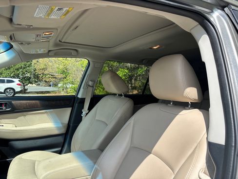 Used 2018 Subaru Outback 2.5i Limited image 9