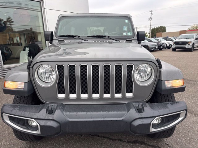 Used 2019 Jeep Wrangler Unlimited Sahara w/ Cold Weather Group AWD/4WD image 3