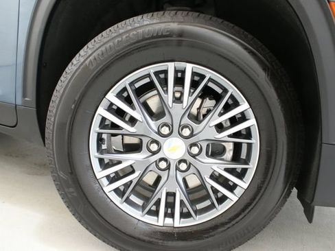 Certified 2026 Chevrolet Traverse LT FWD image 33