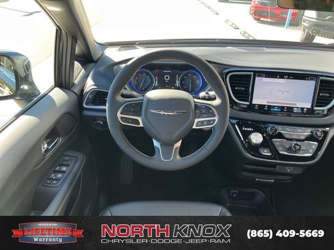 New 2026 Chrysler Voyager LX image 12