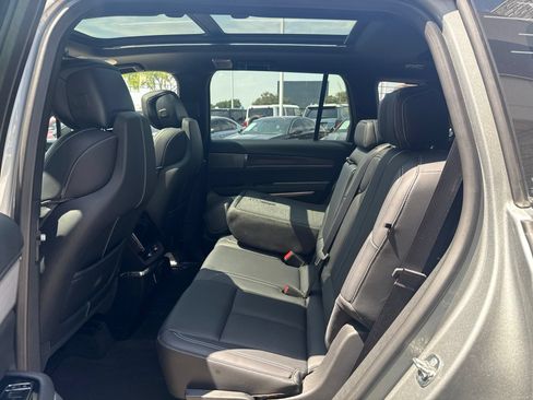 Used 2026 Cadillac Vistiq Luxury AWD/4WD image 5