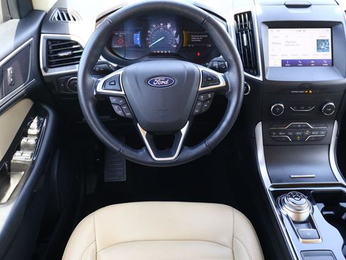 Used 2019 Ford Edge SEL w/ Equipment Group 201A FWD image 9