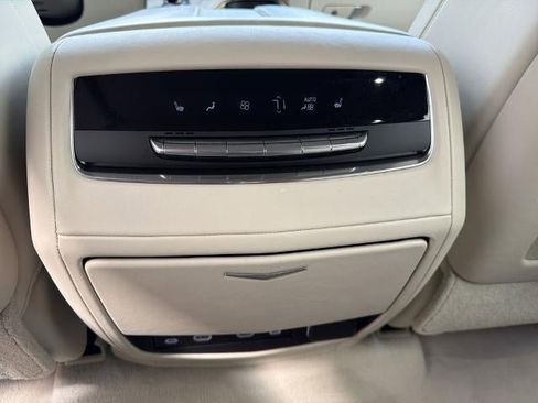 Certified 2021 Cadillac Escalade Premium Luxury Platinum AWD/4WD image 23