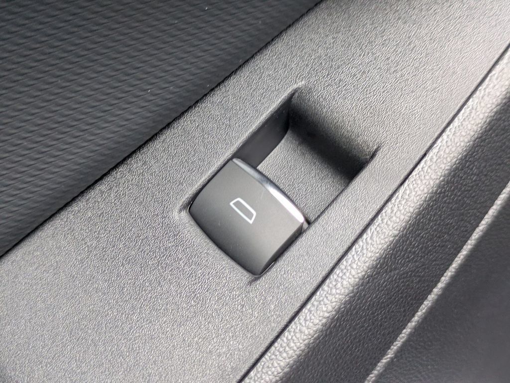 New 2027 Chevrolet Equinox RS w/ Safety and Technology Package FWD image 27