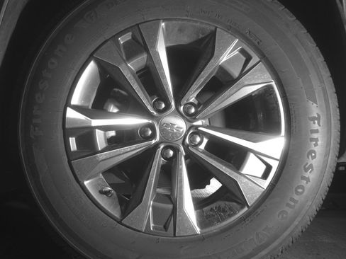 Used 2025 Chevrolet Equinox LT FWD image 14