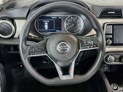 Used 2020 Nissan Versa SV FWD image 17