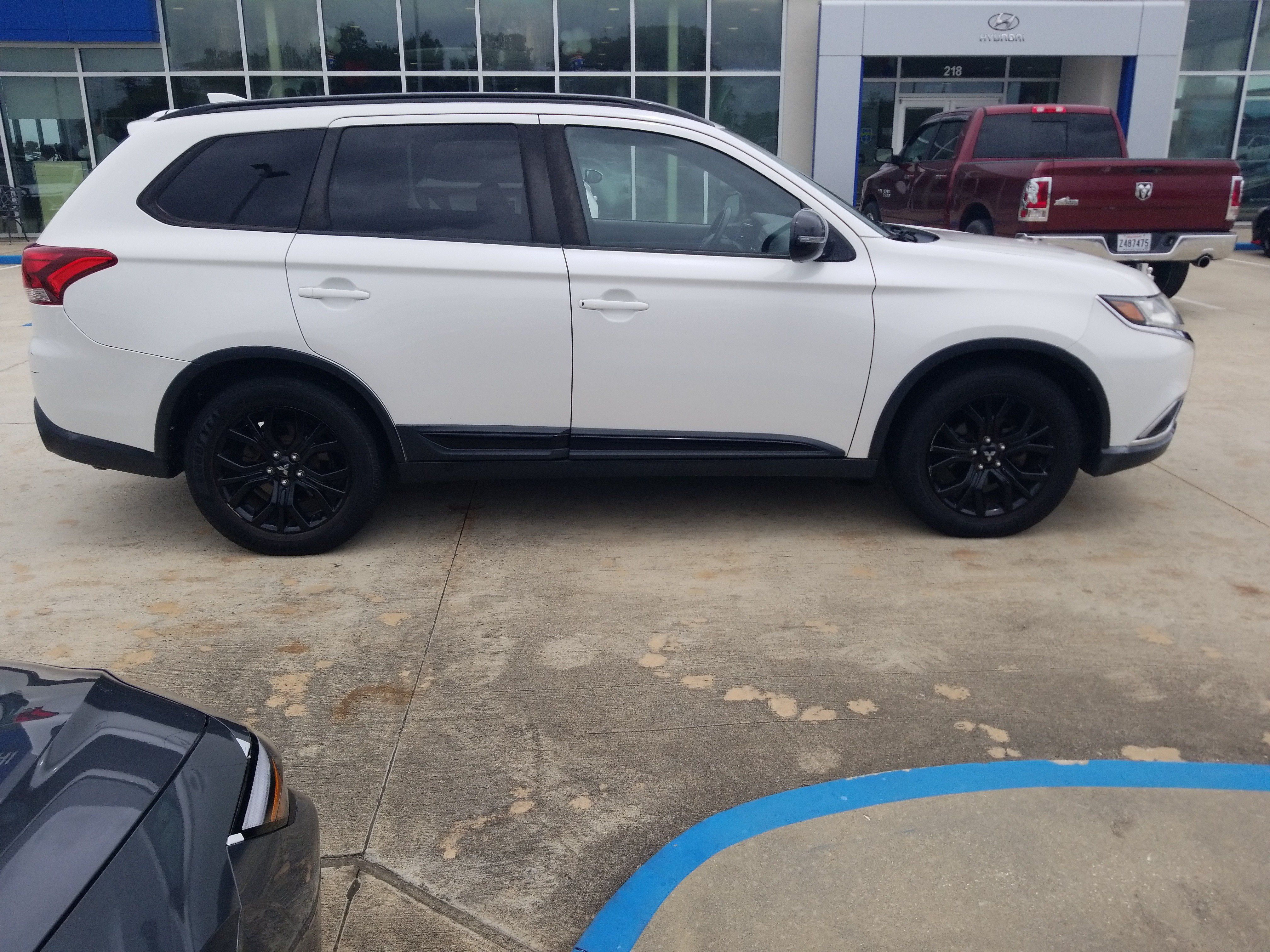 Used 2018 Mitsubishi Outlander LE FWD image 8