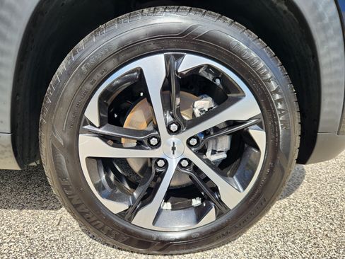 Used 2024 Chevrolet Trax RS w/ Sunroof Package FWD image 20