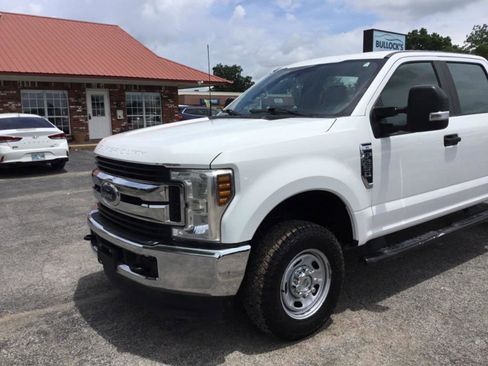 Used 2019 Ford F250 XL w/ Power Equipment Group AWD/4WD image 3