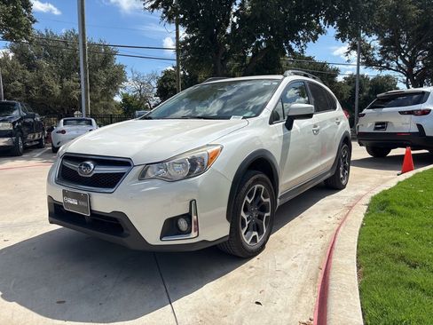 Used 2017 Subaru Crosstrek 2.0i Premium w/ Popular Package #2 image 4