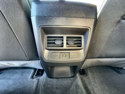 Used 2024 Chevrolet Colorado LT image 20