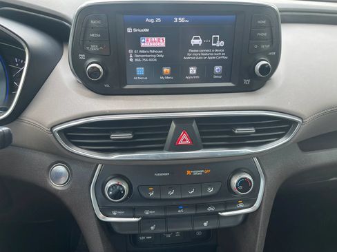 Used 2019 Hyundai Santa Fe SEL FWD image 18