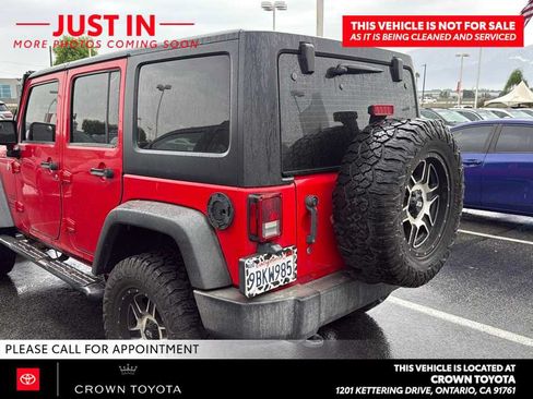 Used 2017 Jeep Wrangler Unlimited Sport w/ Connectivity Group AWD/4WD image 5