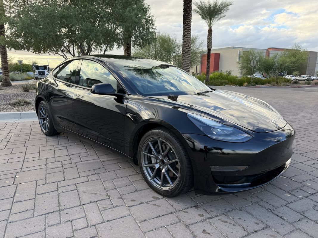 Used 2022 Tesla Model 3 RWD image 1