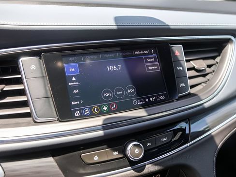 Used 2023 Buick Enclave Essence FWD image 16
