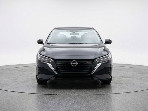 Used 2025 Nissan Sentra SV FWD image 2