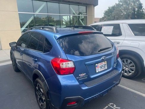 Used 2017 Subaru Crosstrek 2.0i Premium AWD/4WD image 2