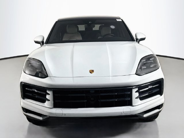Used 2024 Porsche Cayenne Coupe AWD/4WD image 2