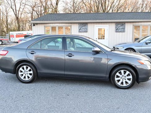 Used 2007 Toyota Camry XLE image 8