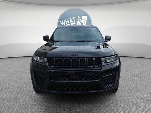 New 2026 Jeep Grand Cherokee Altitude AWD/4WD image 9