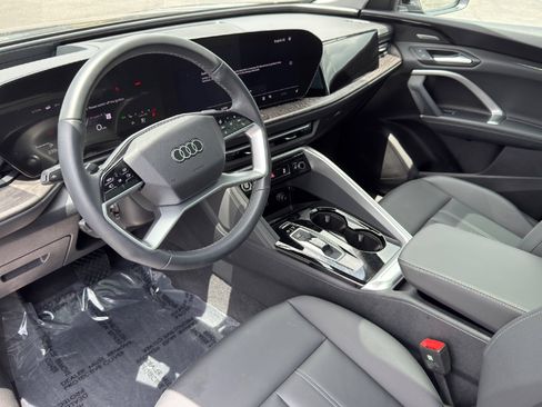 Certified 2025 Audi Q5 Premium w/ Premium Plus AWD/4WD image 10