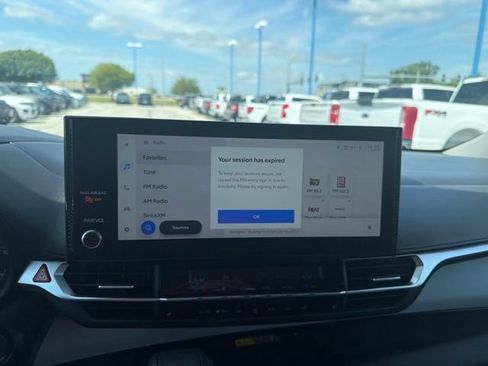 Used 2025 Toyota Sienna XLE FWD image 35