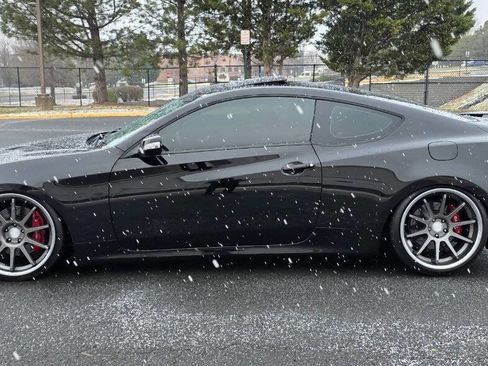 Used 2013 Hyundai Genesis 3.8 image 8