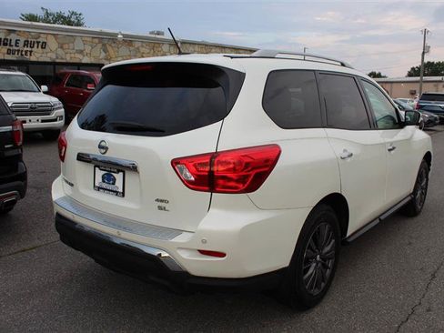 Used 2018 Nissan Pathfinder SL AWD/4WD image 7