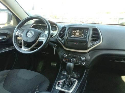 Used 2015 Jeep Cherokee Latitude AWD/4WD image 14